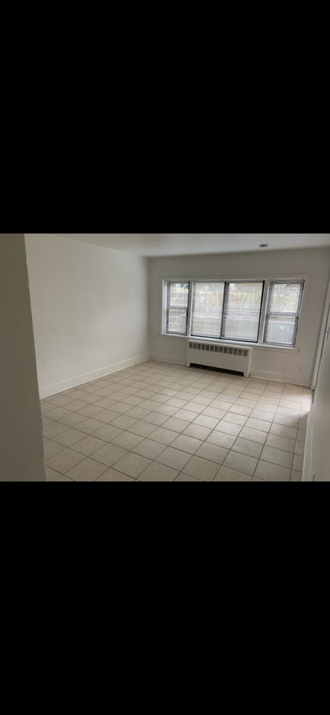 Building Photo - 10 Fillmore Pl