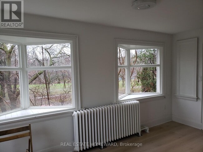 Building Photo - 435 Parkside Dr