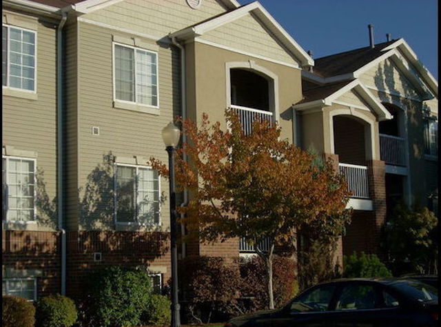 Foto del edificio - Amazing 3 bed 2bth w/ garage, pool, & more