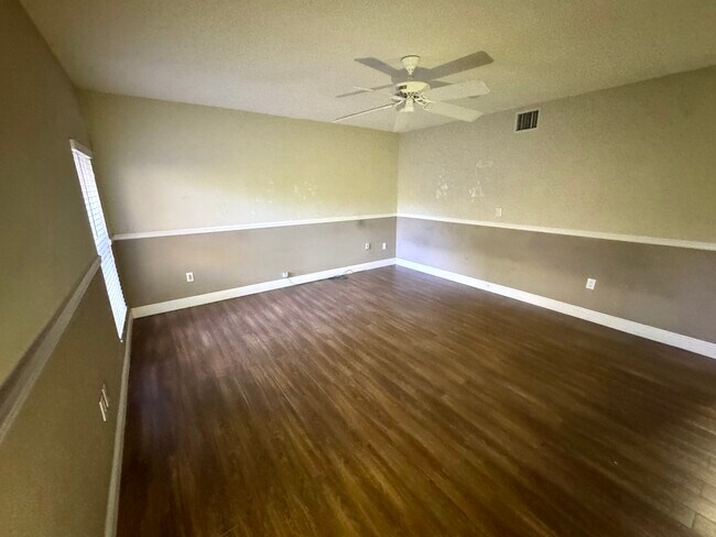 Building Photo - 15130 SW 164th Ave