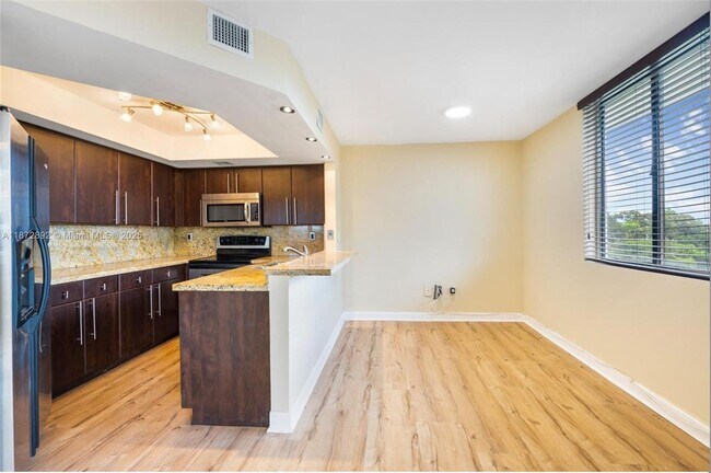 Foto del edificio - 8215 SW 152nd Ave