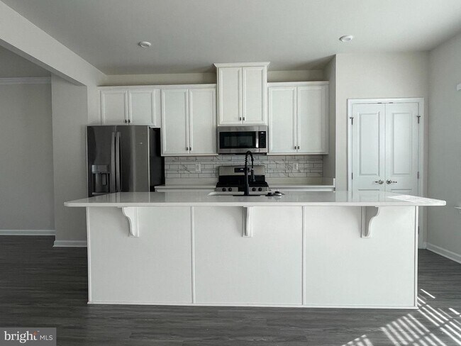 Building Photo - 110 Lookout Way