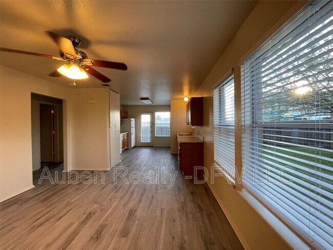 Foto del edificio - 121 Cambridge Dr