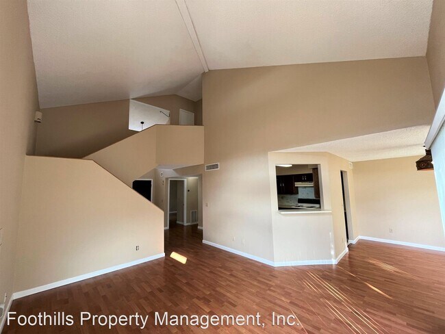 Building Photo - 2 br, 2 bath House - 1390 Vista Montana #15