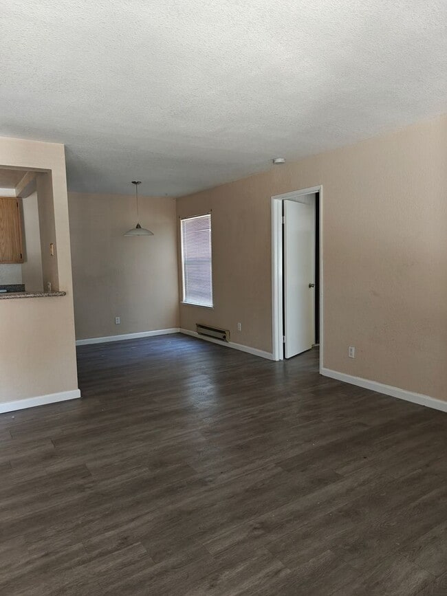 Building Photo - Bay Point, Excellent Location with 2 Bed 2...