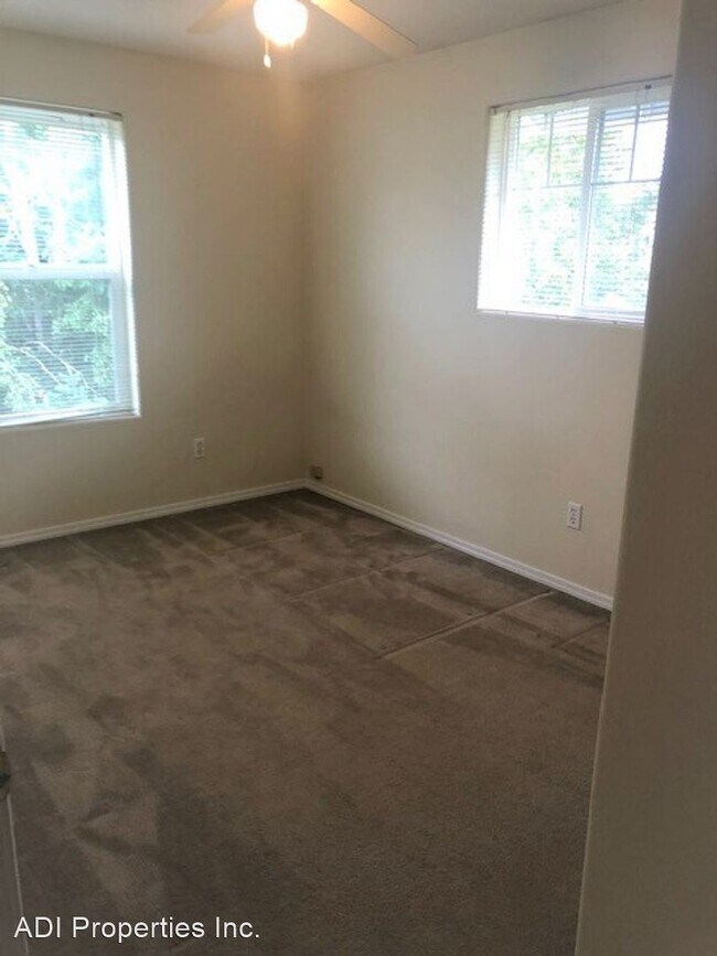 Building Photo - 3 br, 2.5 bath House - 3107 Periwinkle St.