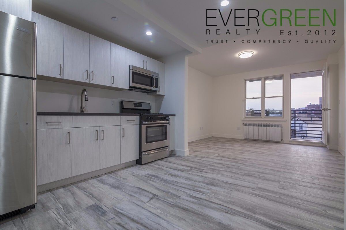Foto principal - 106 Remsen Ave