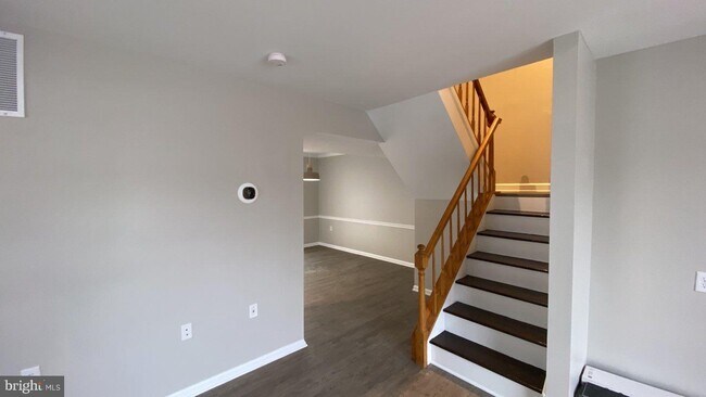 Building Photo - 413 Shannon Ct