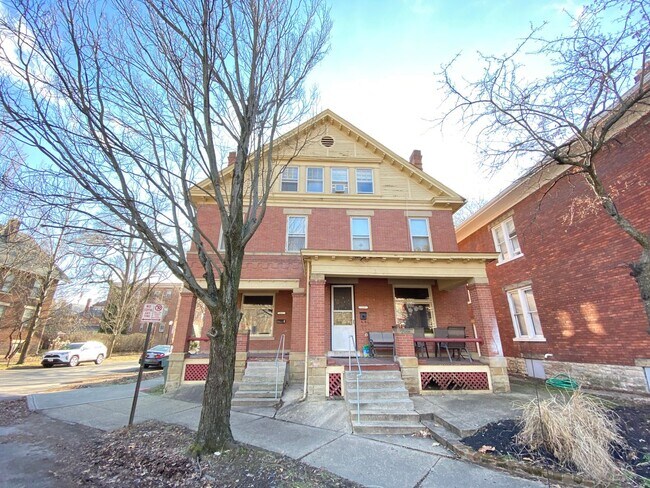 Building Photo - W 6th Ave 351-353 GW2