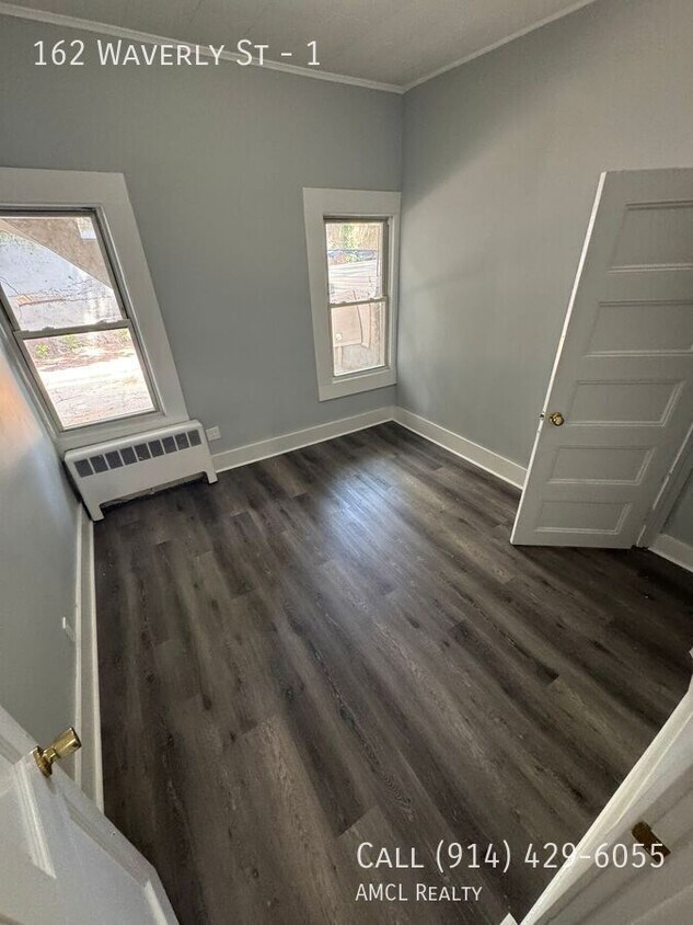 Foto principal - 162 Waverly St