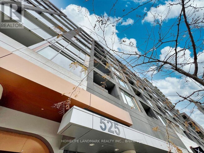 Building Photo - 525 Adelaide St W
