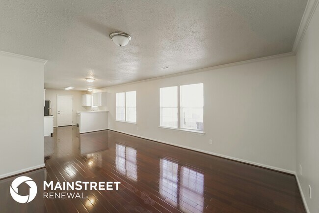 Foto del edificio - 6329 Whispering Brook Ct