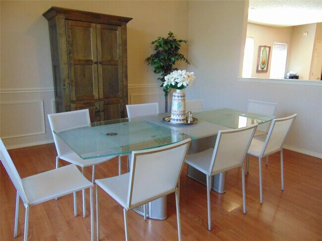 Foto del edificio - 2321 Mapleleaf Ln