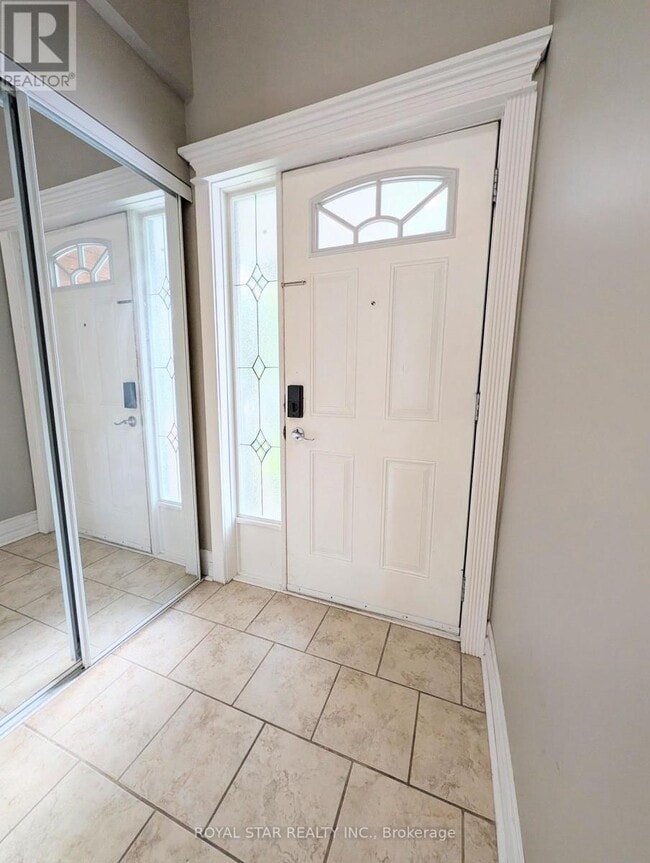 Building Photo - 4 Alfa St