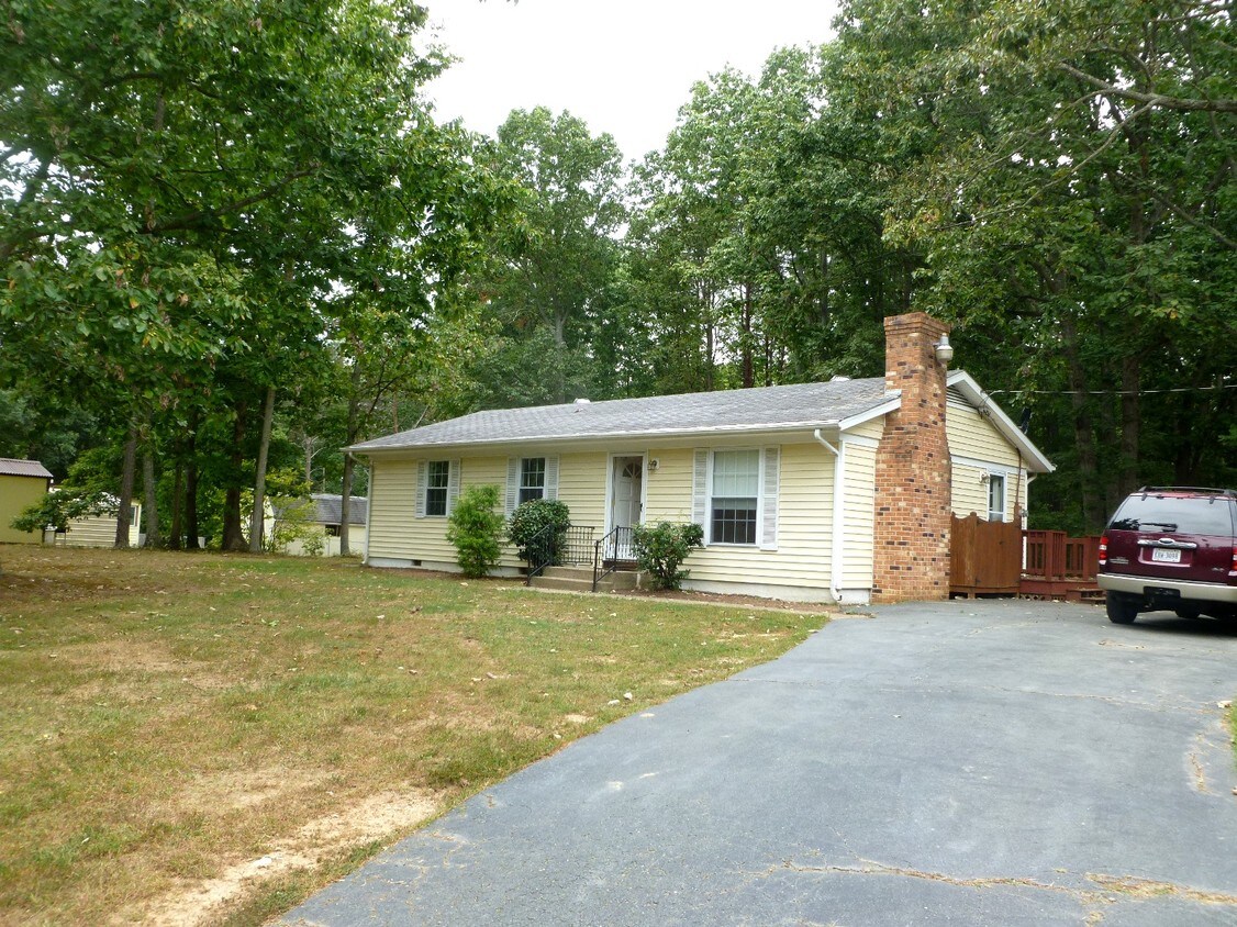 Primary Photo - 4546 Woods Edge Rd
