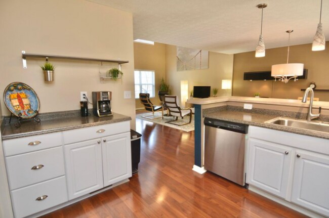 Foto del edificio - 7408 Cayman Ln