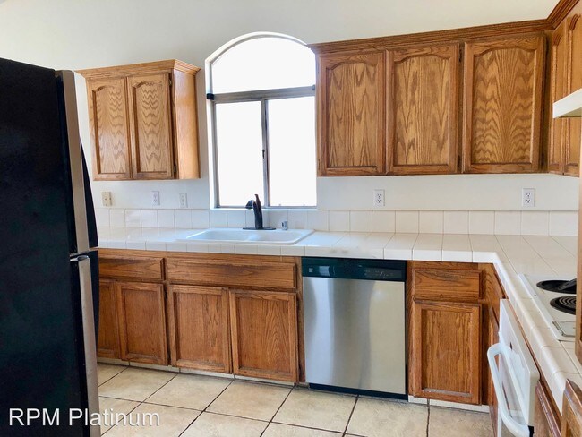 Building Photo - 4 br, 2 bath House - 338 W Gibson Ave