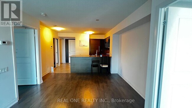 Photo du bâtiment - 5168-5168 Yonge St