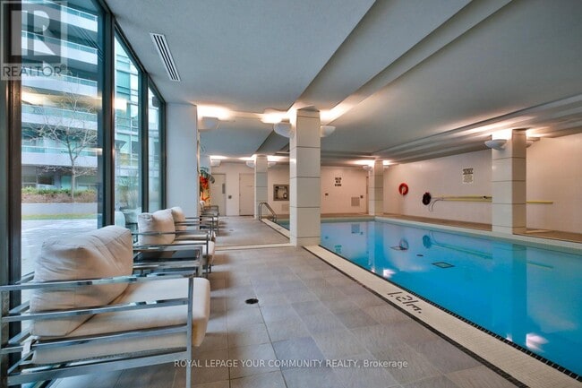 Building Photo - 25 Lower Simcoe St