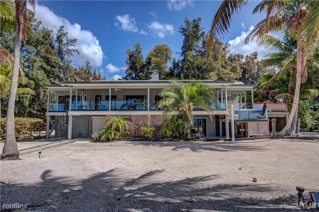 Building Photo - 2 br, 3 bath House - 7722 Sanderling Rd