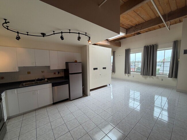 Foto del edificio - Lowell| Ayer Lofts Studio| Available Now