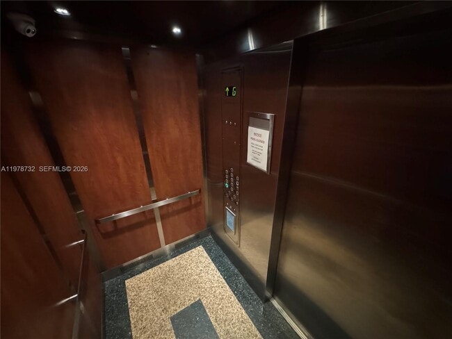 Foto del edificio - 1430 Brickell Bay Dr