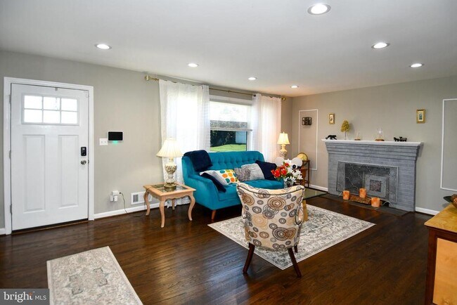 Building Photo - 5815 Arbroath Dr