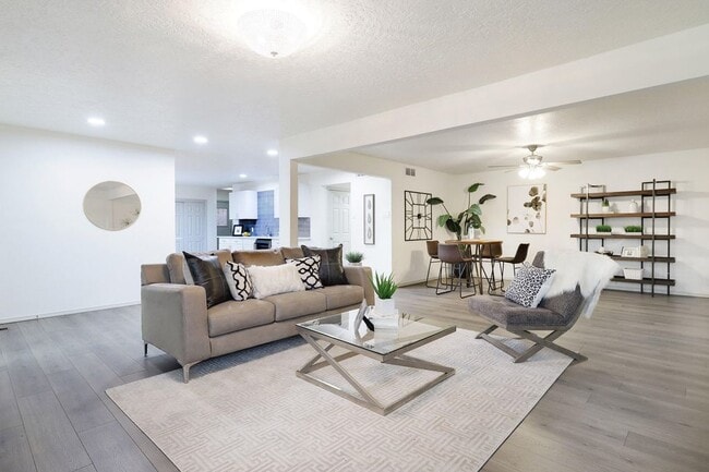 Building Photo - 9620 San Gabriel Rd NE