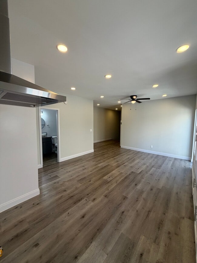 Foto del edificio - 1044 W 42nd Pl