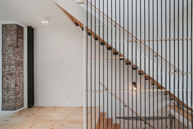 Foto del edificio - 112 Stevens Ave