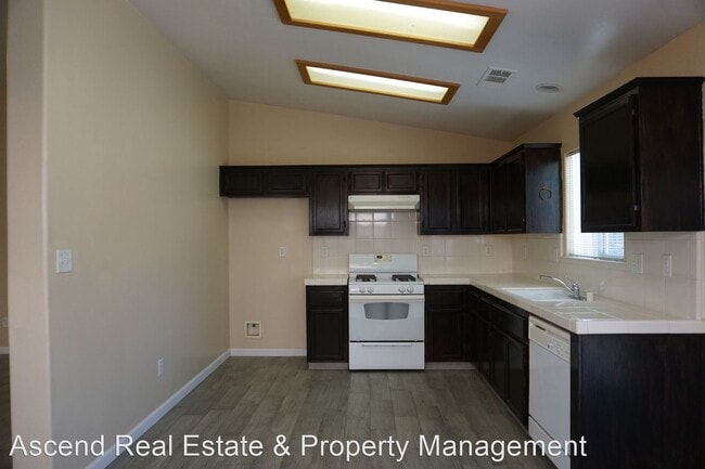 Foto del edificio - 3 br, 2 bath House - 234 W Pilot Ave