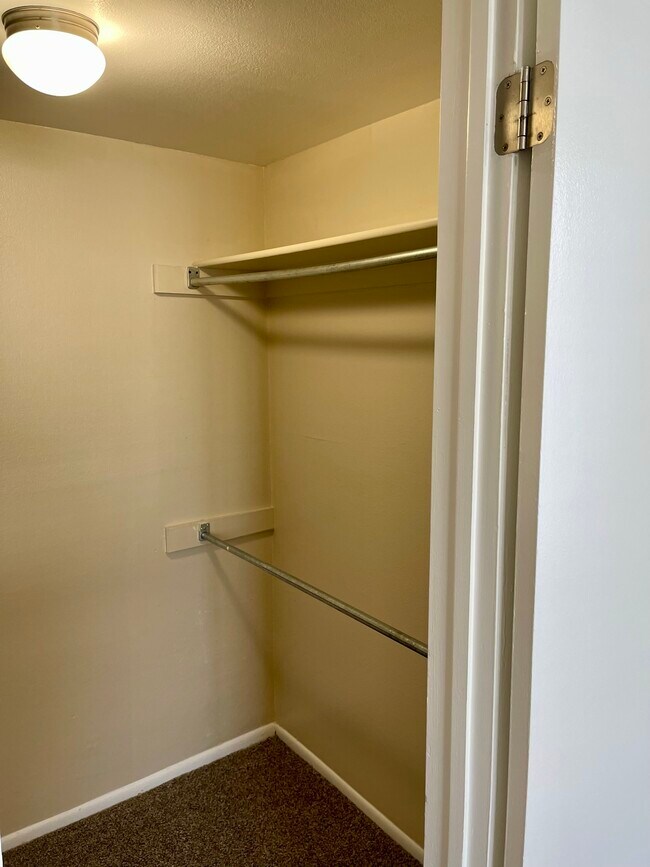 Spruce 1st Bedroom Walk-in Closet - Thornhill Apartments