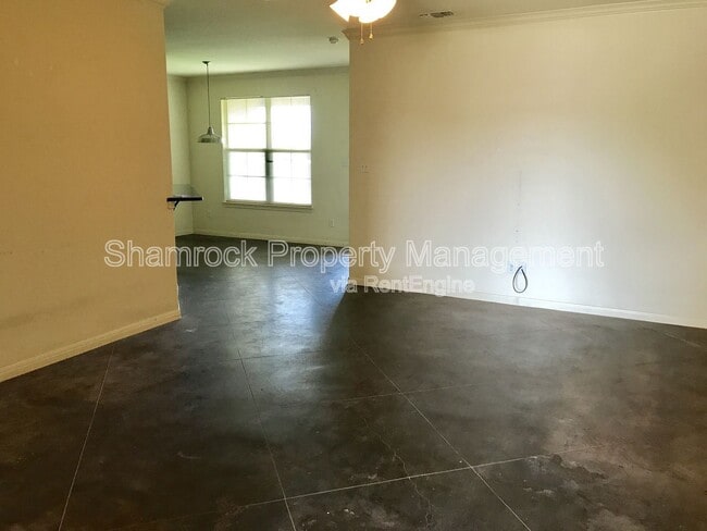 Building Photo - 3068 Clydesdale Way
