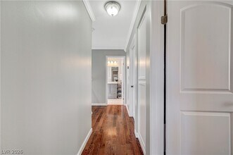 Building Photo - 2064 Waverly Cir