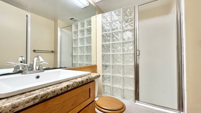 Building Photo - 2 BED/2 BATH - Heritage House (Hawaii Kai)...