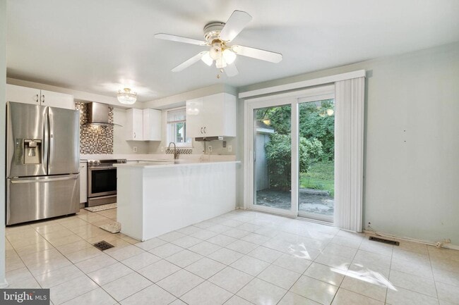 Building Photo - 7866 Archbold Terrace