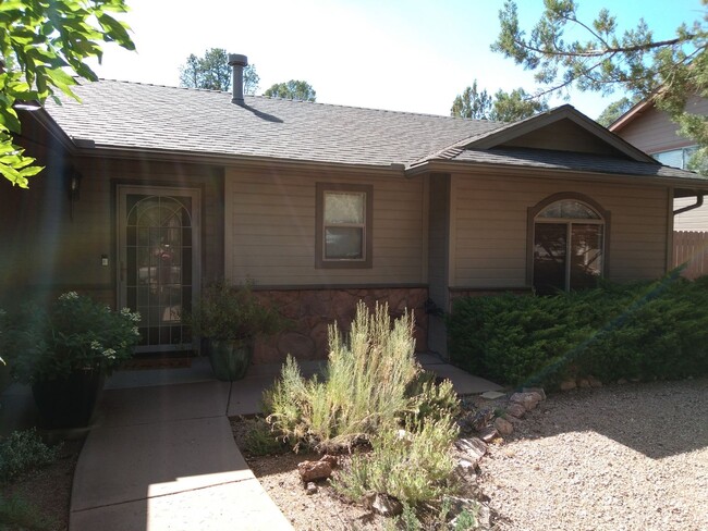 Building Photo - Beautiful 3 Bed / 2 Bath Home for Lease