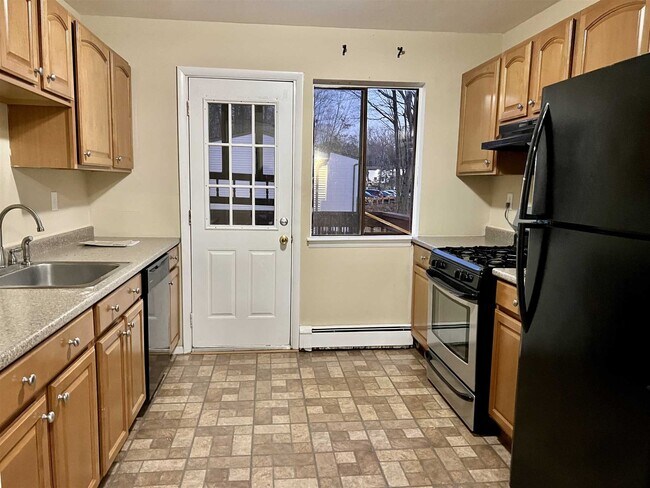 Foto del edificio - 3 3 Hook Rd