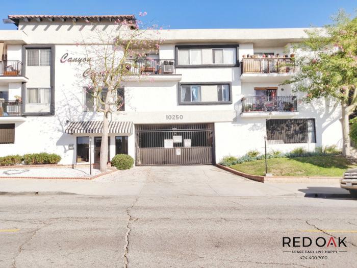 Foto principal - 2 bedroom in Los Angeles CA 91042