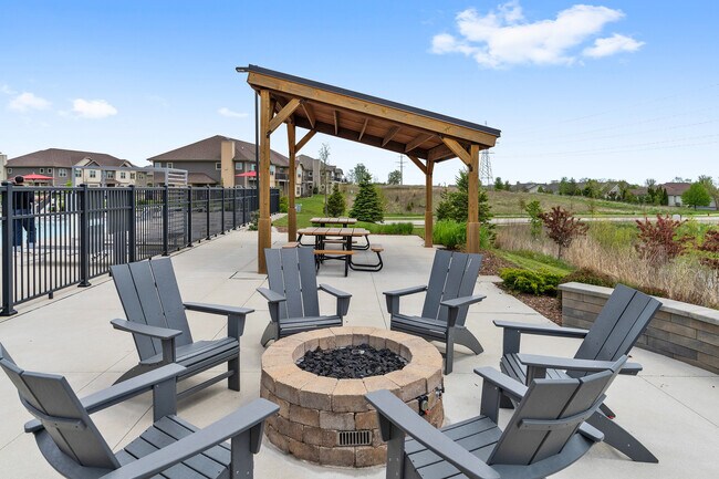 Fogata al aire libre en High Bluff Townhomes - High Bluff Townhomes