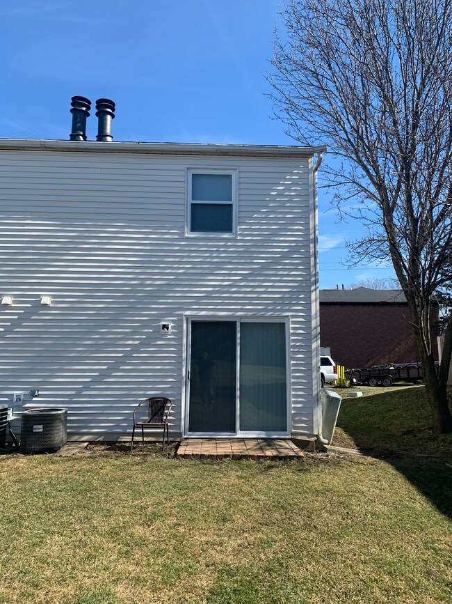 Building Photo - 1451 Worthington Row Dr
