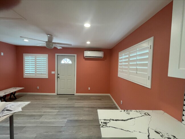 Foto del edificio - 18546 Elkwood St