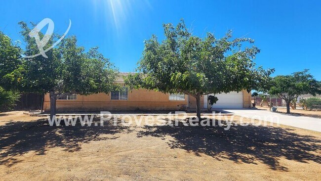 Foto del edificio - 21221 Nandina St