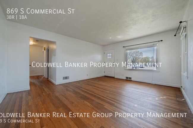 Building Photo - 869 S Commercial St