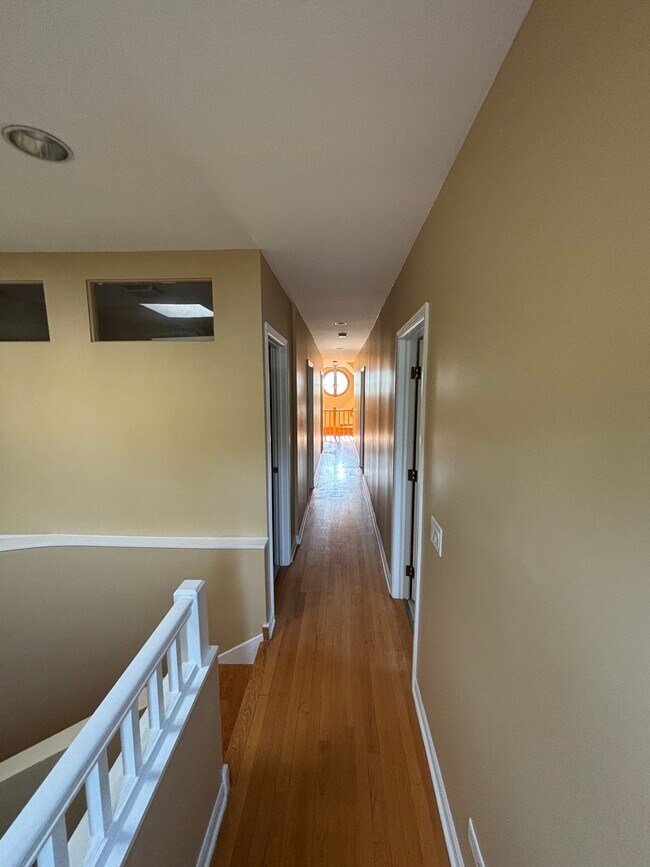 Foto del edificio - 2642 N Wilton Ave