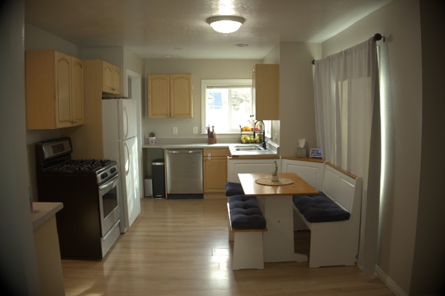 Building Photo - 748 N 100 E