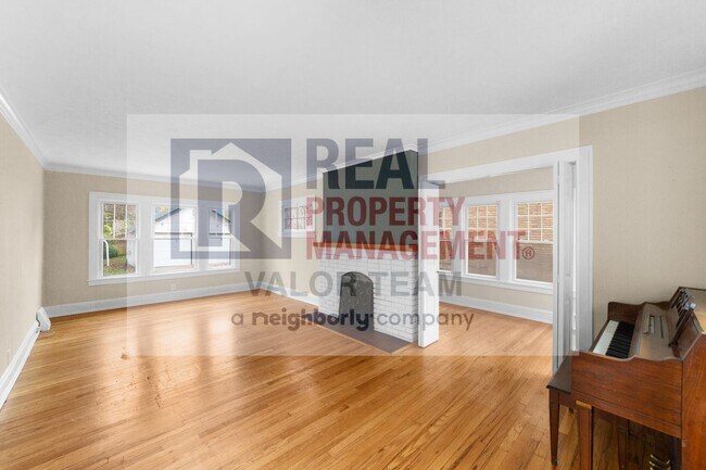 Foto del edificio - Beautifully maintained 3bd/1.5 bath Coloni...