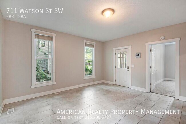 Foto del edificio - 711 Watson St SW