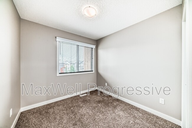 Building Photo - 4470 Prowse Rd SW