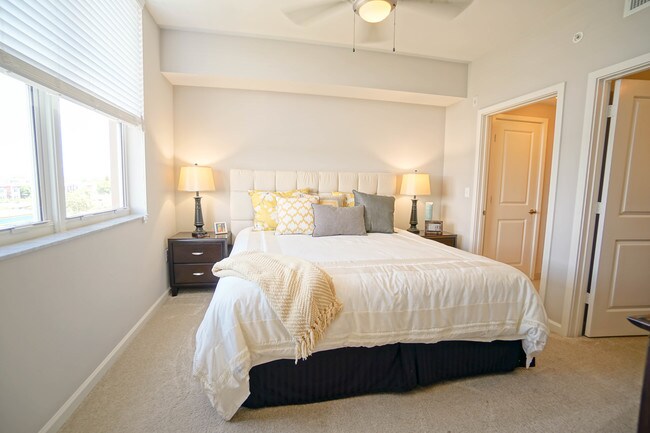 Bedroom - 1600 E Sunrise Blvd
